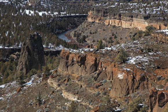 Winter scene along rim of Deschutes Canyon, Crooked River Ranch